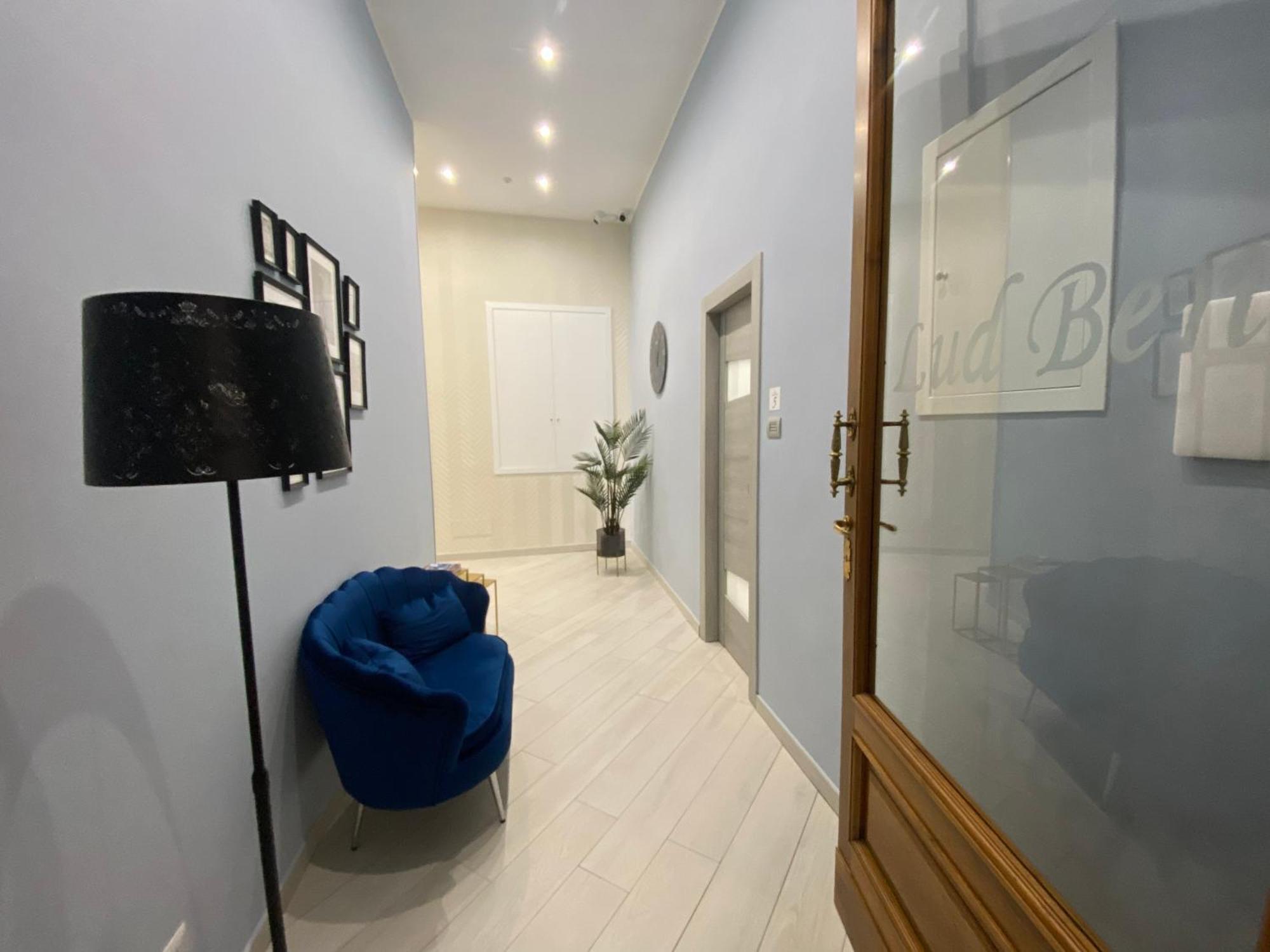 Ludben Dante Hotel Наполи Екстериор снимка