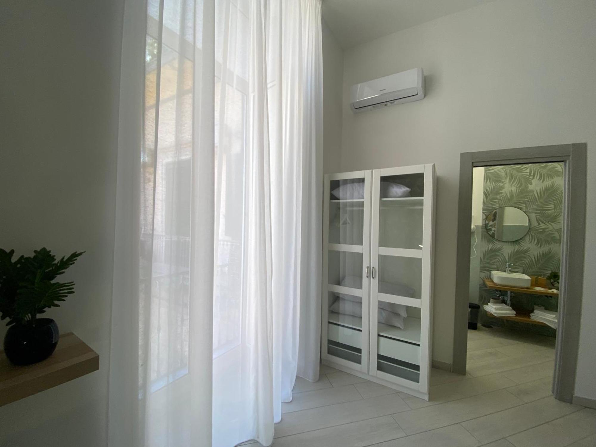 Ludben Dante Hotel Наполи Екстериор снимка