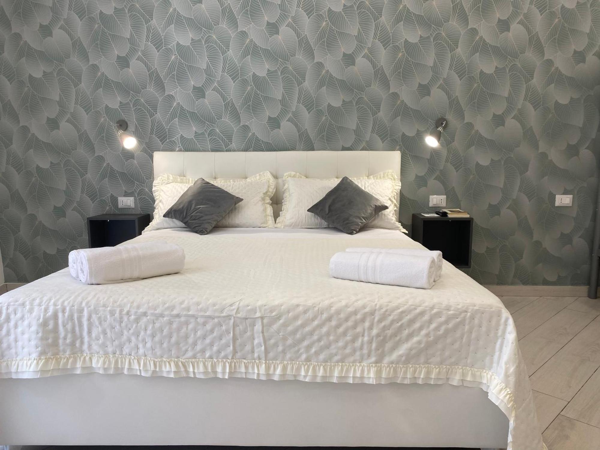 Ludben Dante Hotel Наполи Екстериор снимка