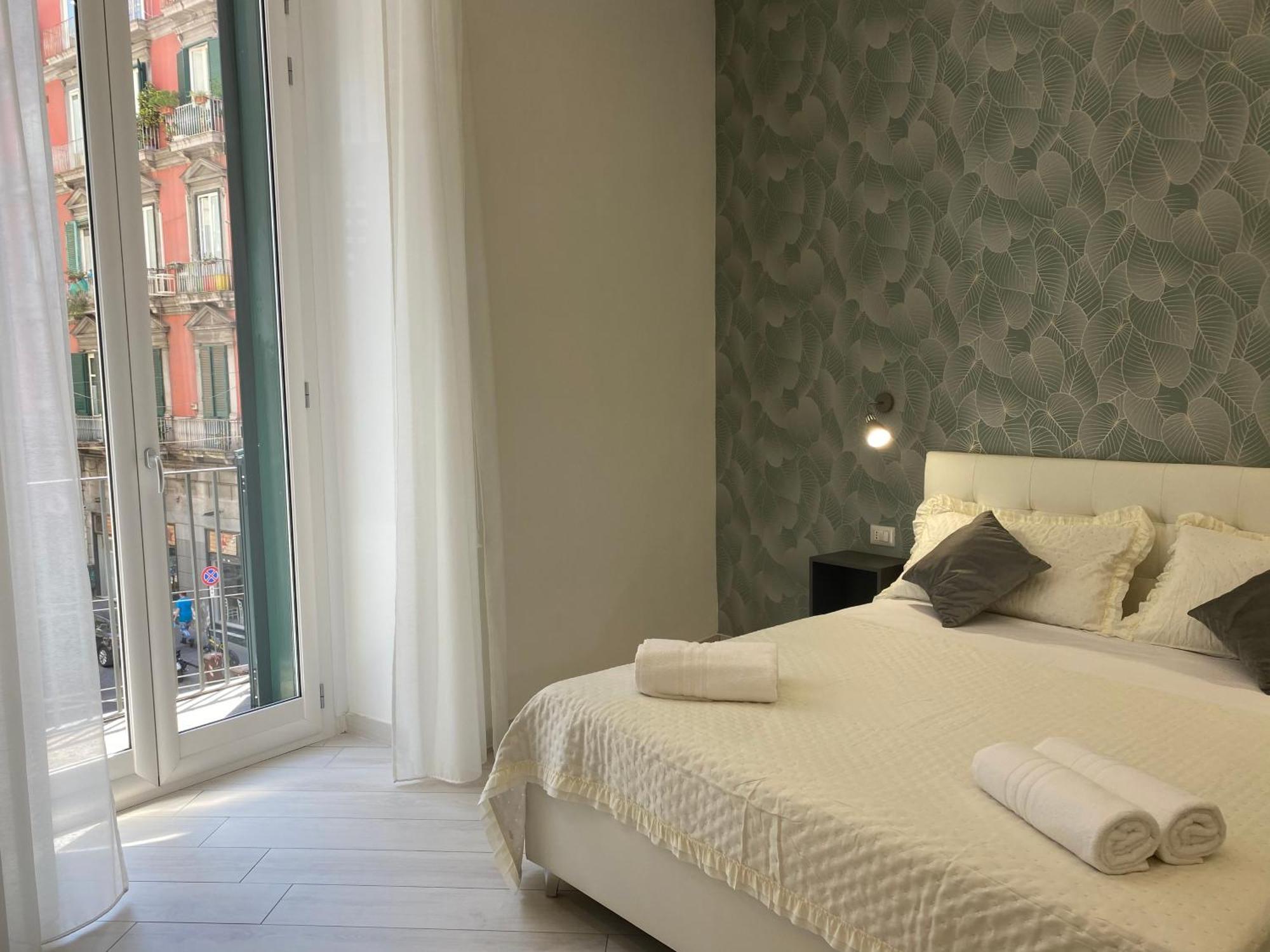 Ludben Dante Hotel Наполи Екстериор снимка