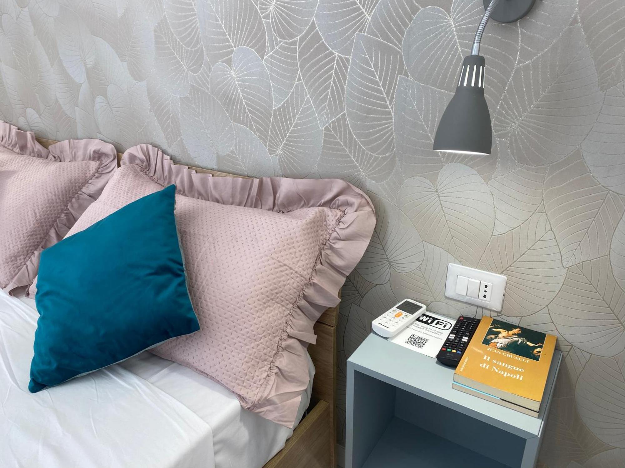Ludben Dante Hotel Наполи Екстериор снимка