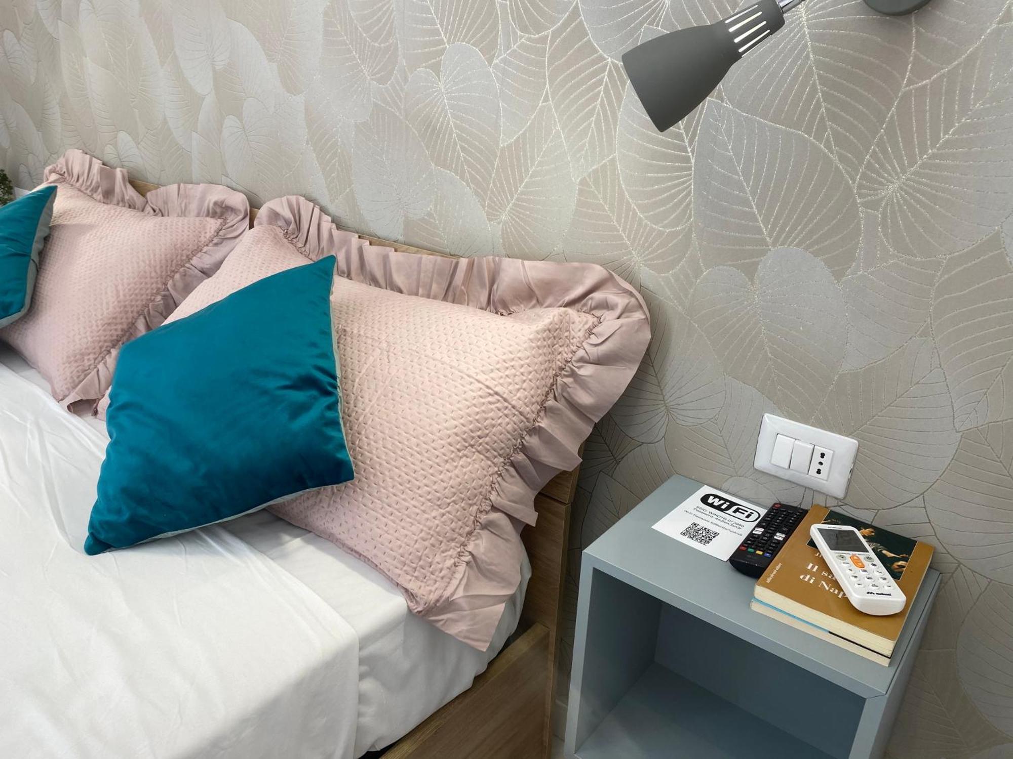 Ludben Dante Hotel Наполи Екстериор снимка