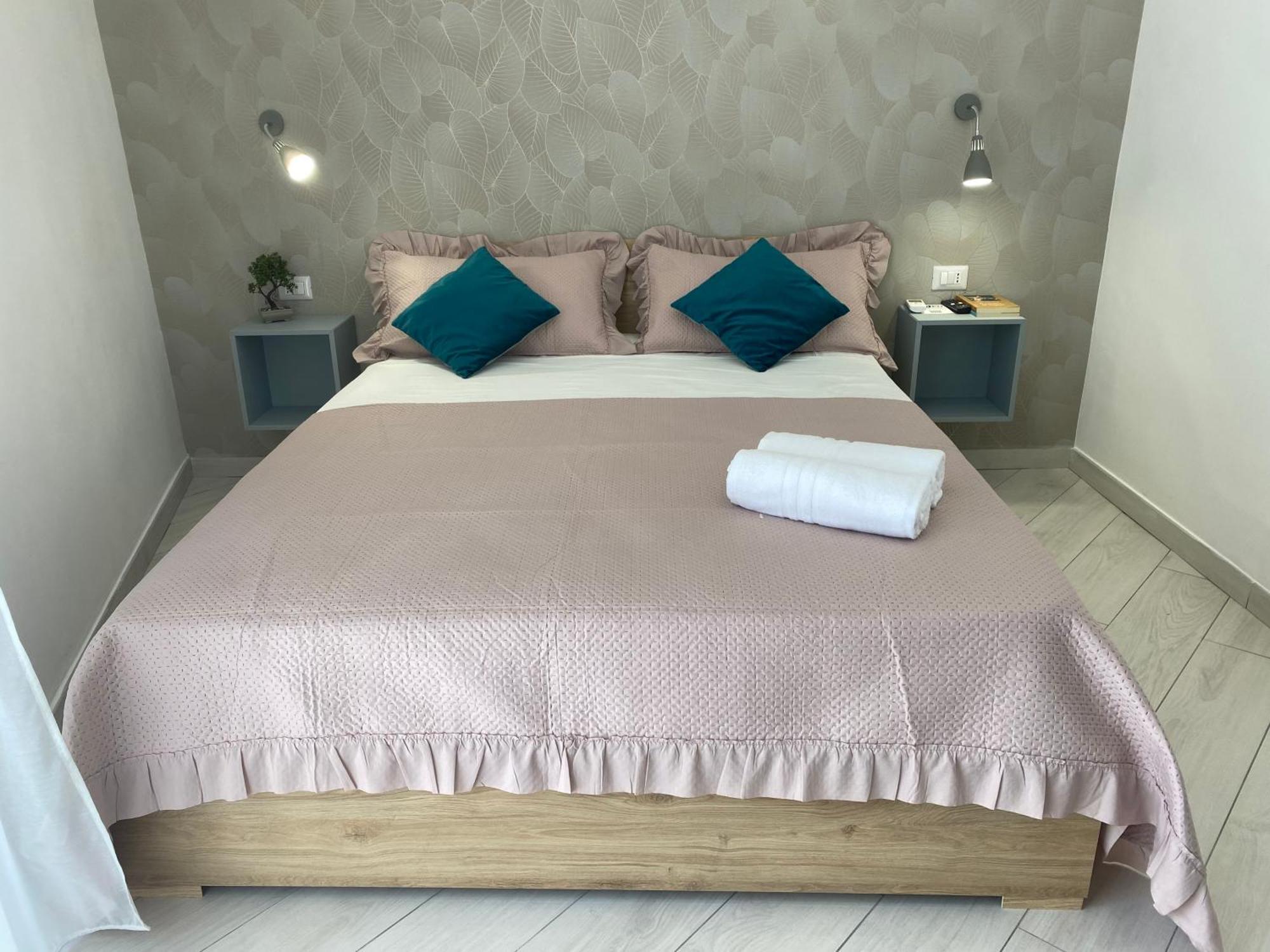 Ludben Dante Hotel Наполи Екстериор снимка