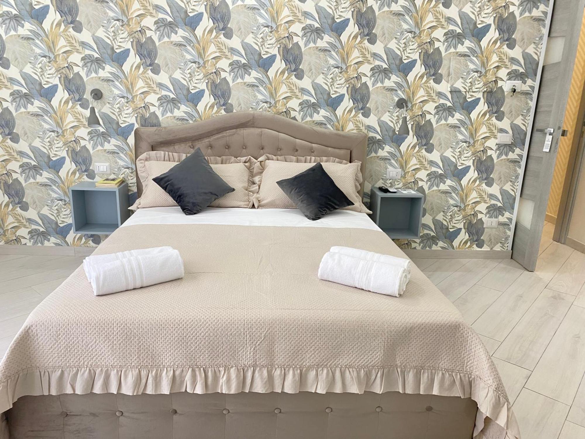 Ludben Dante Hotel Наполи Екстериор снимка